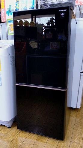 2019年製 SHARP/シャープ 137L冷蔵庫 プラズマクラスター ガラス扉 SJ