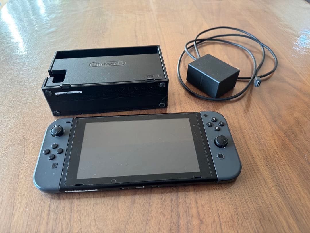 Nintendo Switch 本体 + 付属品（箱あり） Nintendo Switch 『新品』Nintendo (有機ELモデル) HEG-S-KABAA